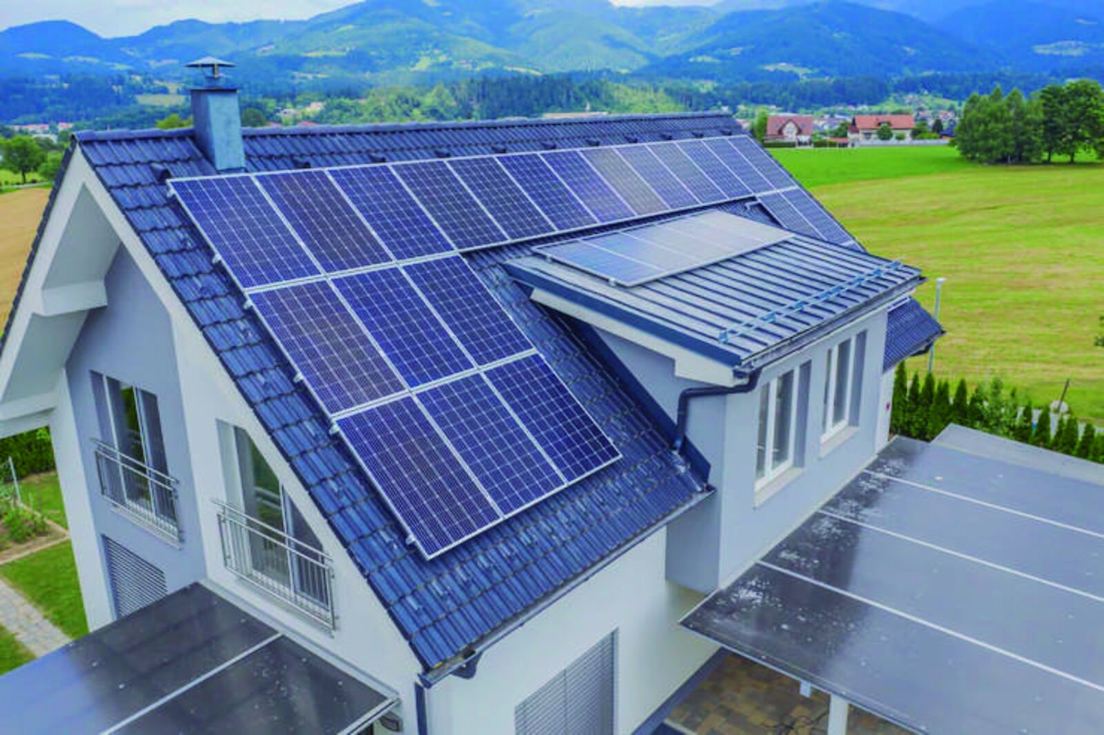 Vivienda con paneles solares